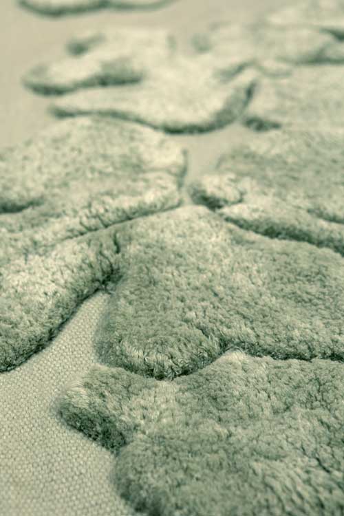 Fragmented Floral Shaggy Flatweave Rug close up